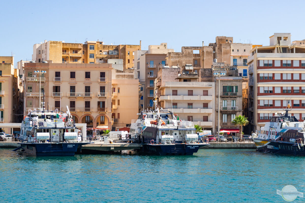 Schiffe im Hafen von Trapani
