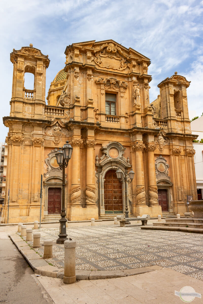 Marsala Dom: Barockes Gebäude aus Tuffstein