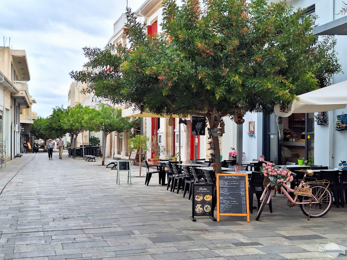 Makarios III in Paphos: Flaniermeile