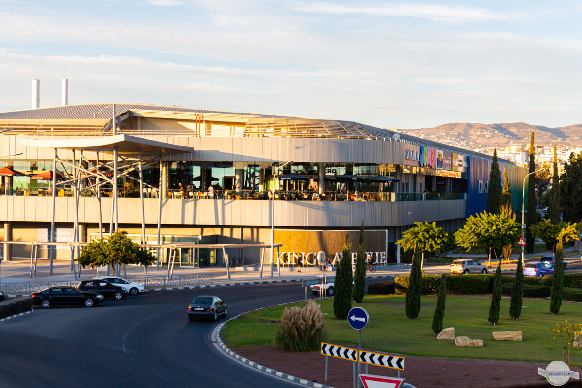 Kings Avenue Mall in Paphos auf Zypern