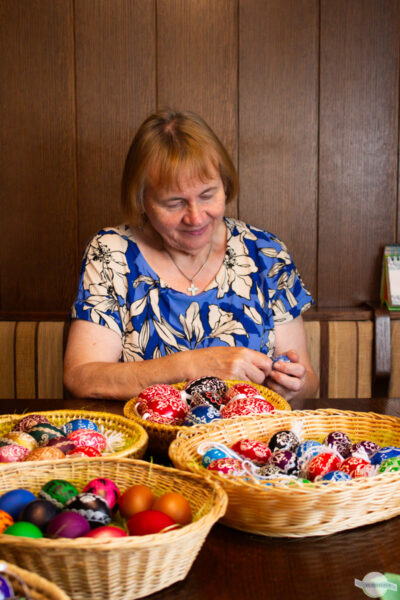 Wilma Zieserl Eierkratzen in Stinatz