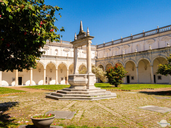 Innenhof Certosa San Martino am Vomero in Neapel