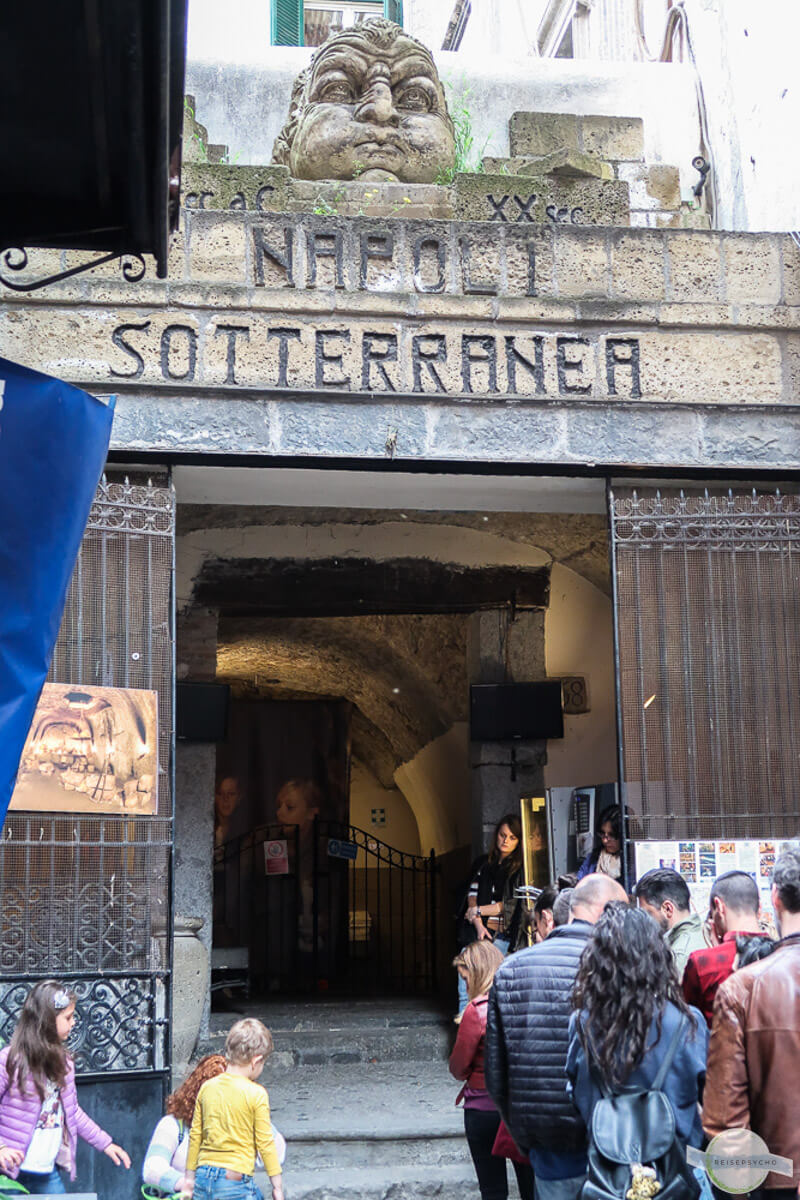 Napoli Sotterranea - Eingang zum Untergrund