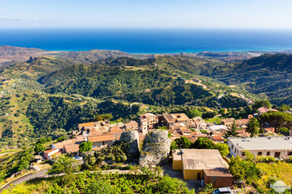 Ausblick von Bova aufs Meer