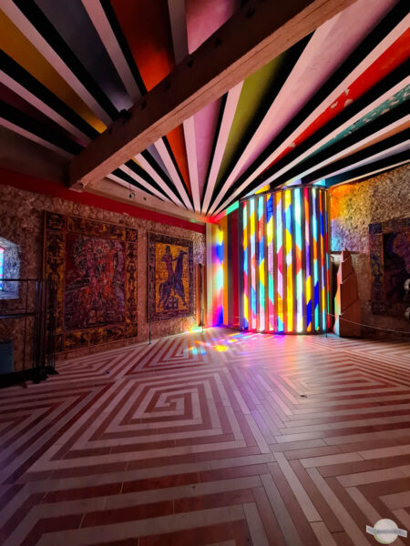 Buntes Licht bei MUSEBA in Kalabrien