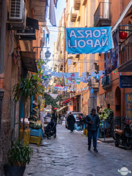 In den Straßen des Quartiere Spagnoli