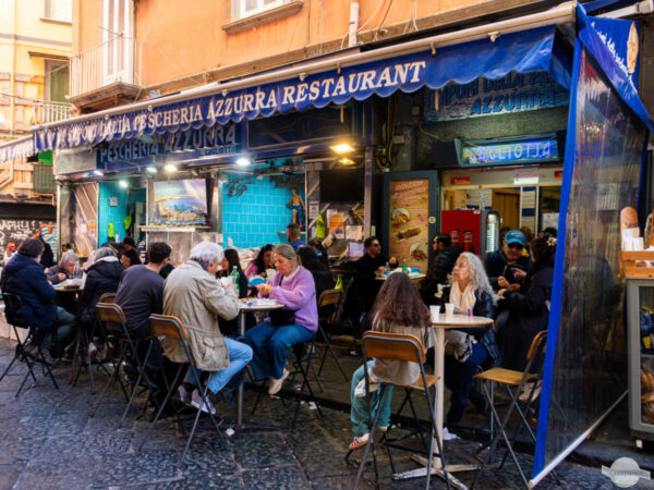 Fisch essen in der Via Pignasecca