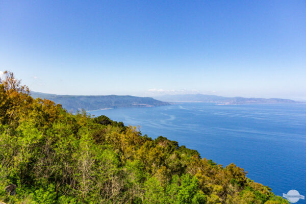 Ein Blick über die Costa Viola - erst dahinter liegt Reggio Calabria